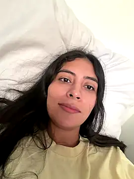 Snapshot of Sophie__Foxxx chatting on December 19, 2025, 11:01 am Sophie Foxxx online show from December 19, 2025, 11:01 am