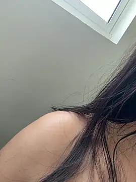 Sophie  Foxxx online show from May 18, 2026, 2:55 pm
