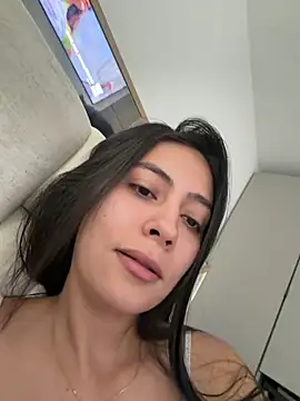 Snapshot of Sophie__Foxxx chatting on February 26, 2026, 5:35 pm Sophie Foxxx online show from February 26, 2026, 5:35 pm