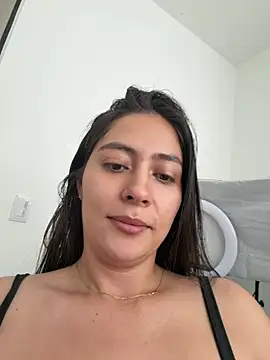 Sophie  Foxxx online show from May 17, 2026, 2:28 pm