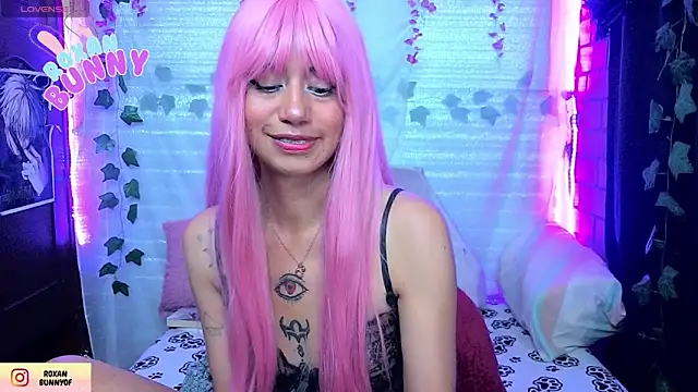 Snapshot of Roxanbunny1 chatting on April 15, 2026, 3:56 am Roxanbunny1 online show from April 15, 2026, 3:56 am