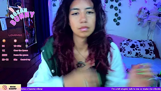 Roxanbunny1 online show from May 19, 2026, 1:43 am