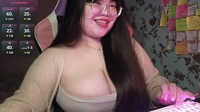 Snapshot of ANNELIESE_ chatting on December 1, 2024, 10:26 pm ANNELIESE online show from December 1, 2024, 10:26 pm