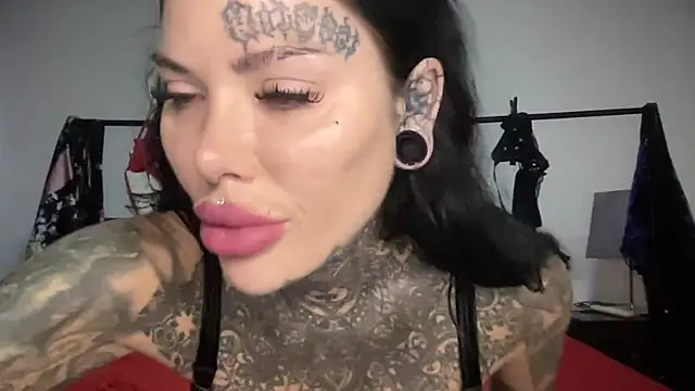 claudiacvc95 online show from January 15, 2026, 5:44 am