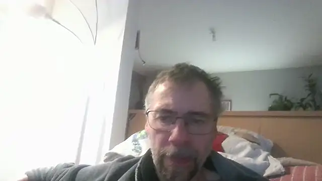 ptitcanard60600 online show from April 28, 2026, 8:57 pm