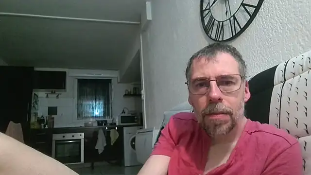 ptitcanard60600 online show from April 21, 2026, 8:48 pm