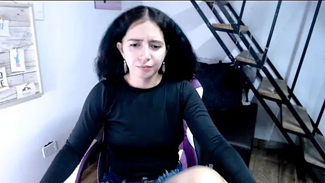 samantha baby  online show from October 2, 2025, 6:11 pm