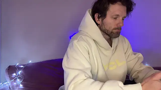 Snapshot of alexmannd chatting on December 2, 2025, 3:47 pm alexmannd online show from December 2, 2025, 3:47 pm