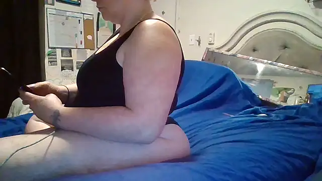 Snapshot of ThICk_JuIcEy chatting on October 13, 2025, 9:33 am ThICk JuIcEy online show from October 13, 2025, 9:33 am