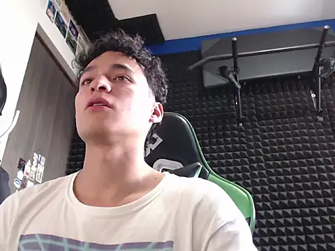 Curly Angel24 online show from April 1, 2026, 6:05 pm