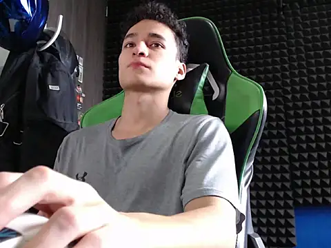 Snapshot of Curly_Angel24 chatting on January 13, 2026, 2:10 pm Curly Angel24 online show from January 13, 2026, 2:10 pm