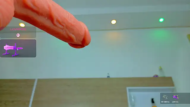 Snapshot of KAROL-SCOTT chatting on February 4, 2026, 7:53 pm KAROL-SCOTT online show from February 4, 2026, 7:53 pm