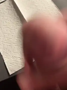 Snapshot of alieno27 chatting on December 24, 2024, 9:11 pm alieno27 online show from December 24, 2024, 9:11 pm