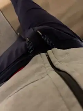 Snapshot of alieno27 chatting on February 7, 2025, 8:42 pm alieno27 online show from February 7, 2025, 8:42 pm