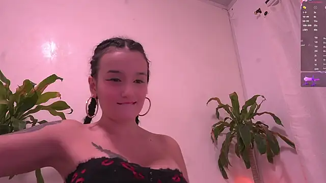 Sisirojas online show from May 15, 2026, 3:04 am