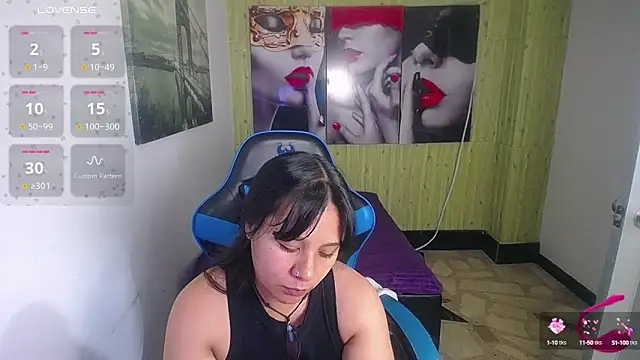 Snapshot of Charis_21 chatting on October 3, 2025, 2:04 am Charis 21 online show from October 3, 2025, 2:04 am