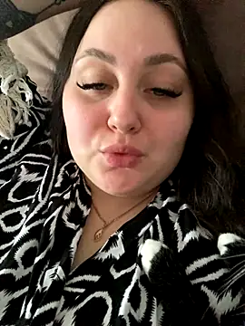 Snapshot of ihaveasecret_ chatting on October 5, 2025, 7:32 am ihaveasecret online show from October 5, 2025, 7:32 am