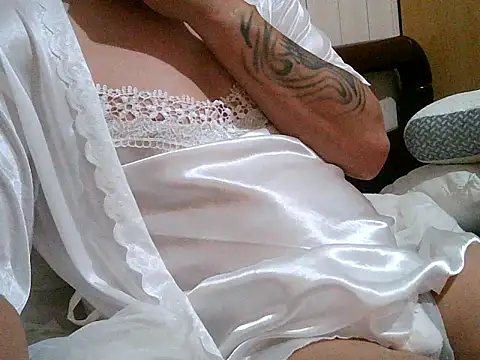 Snapshot of Fengfeng1234 chatting on December 21, 2025, 2:03 am Fengfeng1234 online show from December 21, 2025, 2:03 am