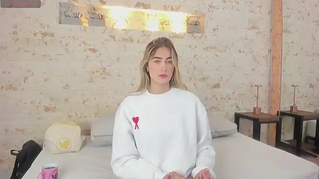 Snapshot of maryy_campbell_ chatting on April 7, 2026, 11:45 am maryy campbell online show from April 7, 2026, 11:45 am