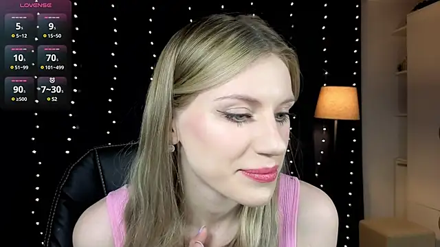 Snapshot of Lilianna_Just chatting on December 1, 2024, 5:29 pm Lilianna Just online show from December 1, 2024, 5:29 pm