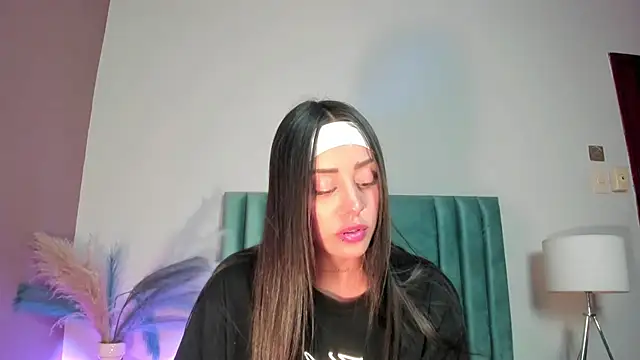 Snapshot of NoraDasilva chatting on February 10, 2026, 11:15 pm NoraDasilva online show from February 10, 2026, 11:15 pm