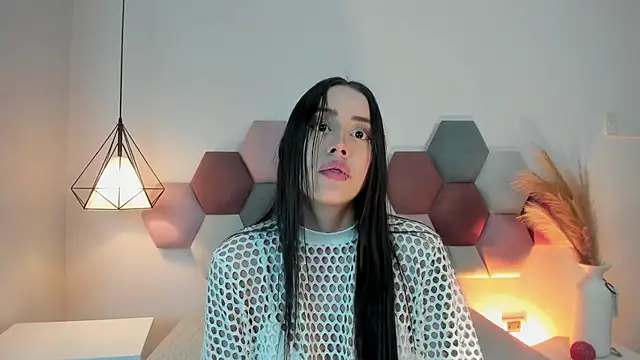 NoraDasilva online show from October 26, 2025, 2:06 pm