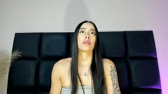 NoraDasilva online show from November 6, 2025, 12:14 am