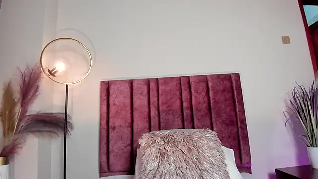 Snapshot of NoraDasilva chatting on February 25, 2026, 7:03 pm NoraDasilva online show from February 25, 2026, 7:03 pm