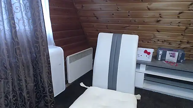 LaMadrina006 online show from November 20, 2025, 9:21 am