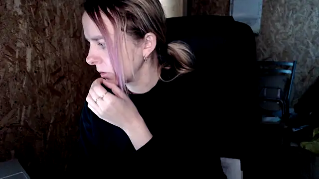 Snapshot of las_sweet chatting on December 22, 2025, 10:26 am las sweet online show from December 22, 2025, 10:26 am