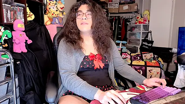 ShinyCherub online show from June 18, 2026, 2:32 am