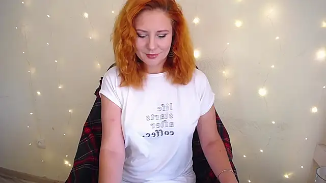 Snapshot of RedHeadSTARx chatting on October 4, 2025, 9:55 am RedHeadSTARx online show from October 4, 2025, 9:55 am