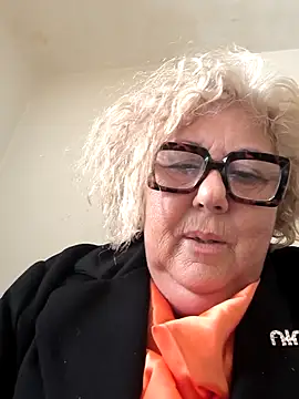 Snapshot of Merilulla chatting on May 4, 2026, 1:36 pm Merilulla online show from May 4, 2026, 1:36 pm