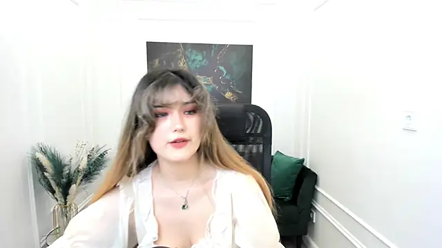 AnneTLi online show from June 28, 2026, 4:08 am