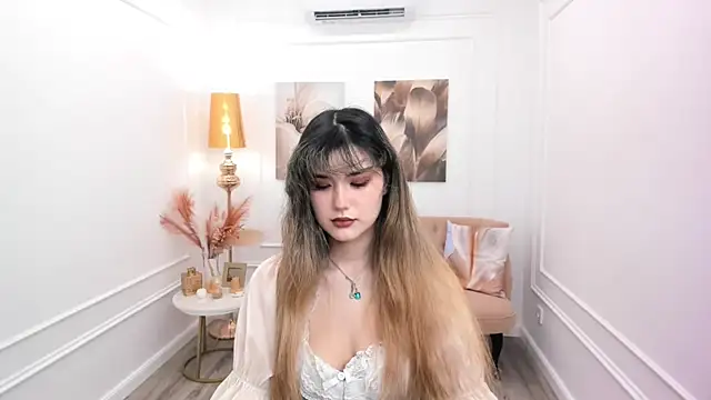 AnneTLi online show from July 4, 2026, 3:13 am