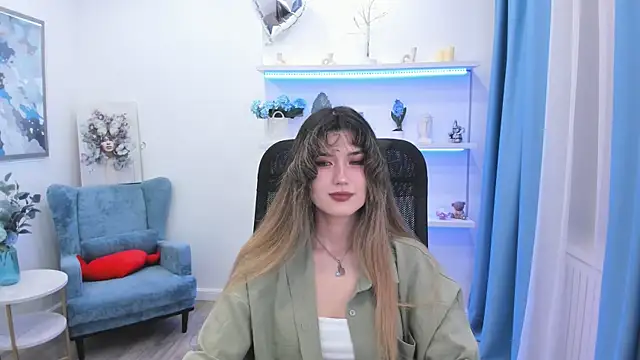 AnneTLi online show from July 8, 2026, 3:19 am