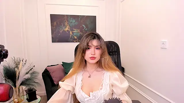 AnneTLi online show from May 10, 2026, 3:21 am