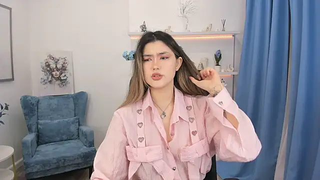 AnneTLi online show from October 15, 2025, 3:16 am