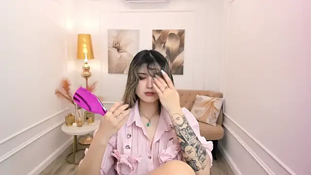 AnneTLi online show from July 12, 2026, 3:18 am