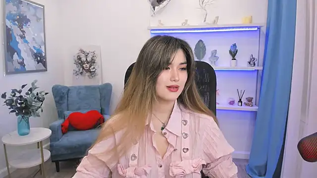 AnneTLi online show from May 5, 2026, 3:31 am