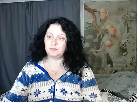 Snapshot of Lillian2 chatting on November 4, 2025, 10:46 pm Lillian2 online show from November 4, 2025, 10:46 pm