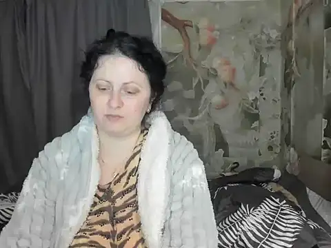 Snapshot of Lillian2 chatting on November 28, 2025, 6:19 pm Lillian2 online show from November 28, 2025, 6:19 pm