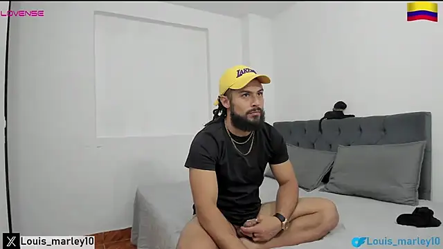 Snapshot of Louis_marley__ chatting on March 30, 2026, 12:01 am Louis marley online show from March 30, 2026, 12:01 am