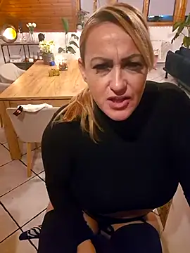 Snapshot of Isabellaa04 chatting on November 29, 2025, 6:08 pm Isabellaa04 online show from November 29, 2025, 6:08 pm