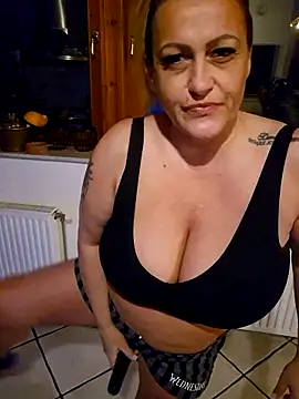 Snapshot of Isabellaa04 chatting on March 10, 2025, 12:18 am Isabellaa04 online show from March 10, 2025, 12:18 am