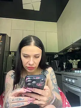 Queen of pain online show from May 25, 2026, 7:40 am
