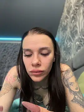 Snapshot of Queen_of_pain chatting on April 11, 2026, 7:38 am Queen of pain online show from April 11, 2026, 7:38 am