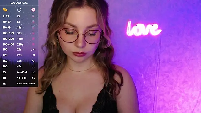 Leah Reed online show from February 21, 2025, 2:27 pm