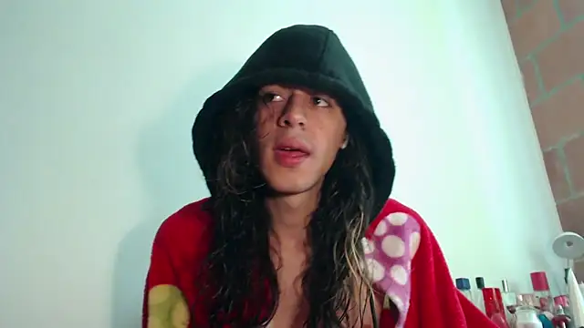 dussan online show from March 18, 2025, 4:39 pm