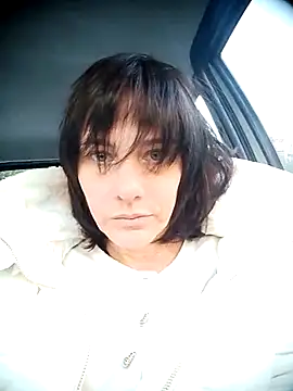 Snapshot of Emyly83 chatting on October 4, 2025, 5:31 am Emyly83 online show from October 4, 2025, 5:31 am